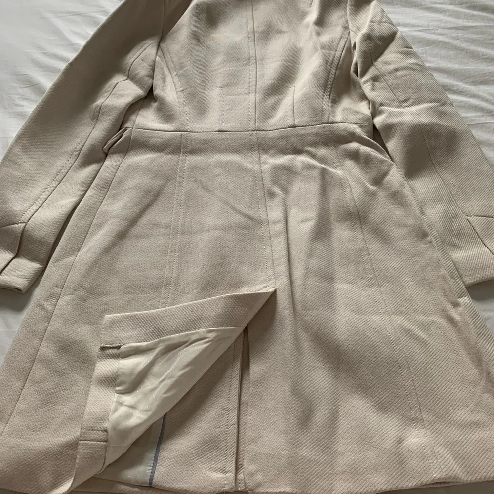 EUC! Banana Republic Cream Cotton Lady Coat - Picture 6 of 7